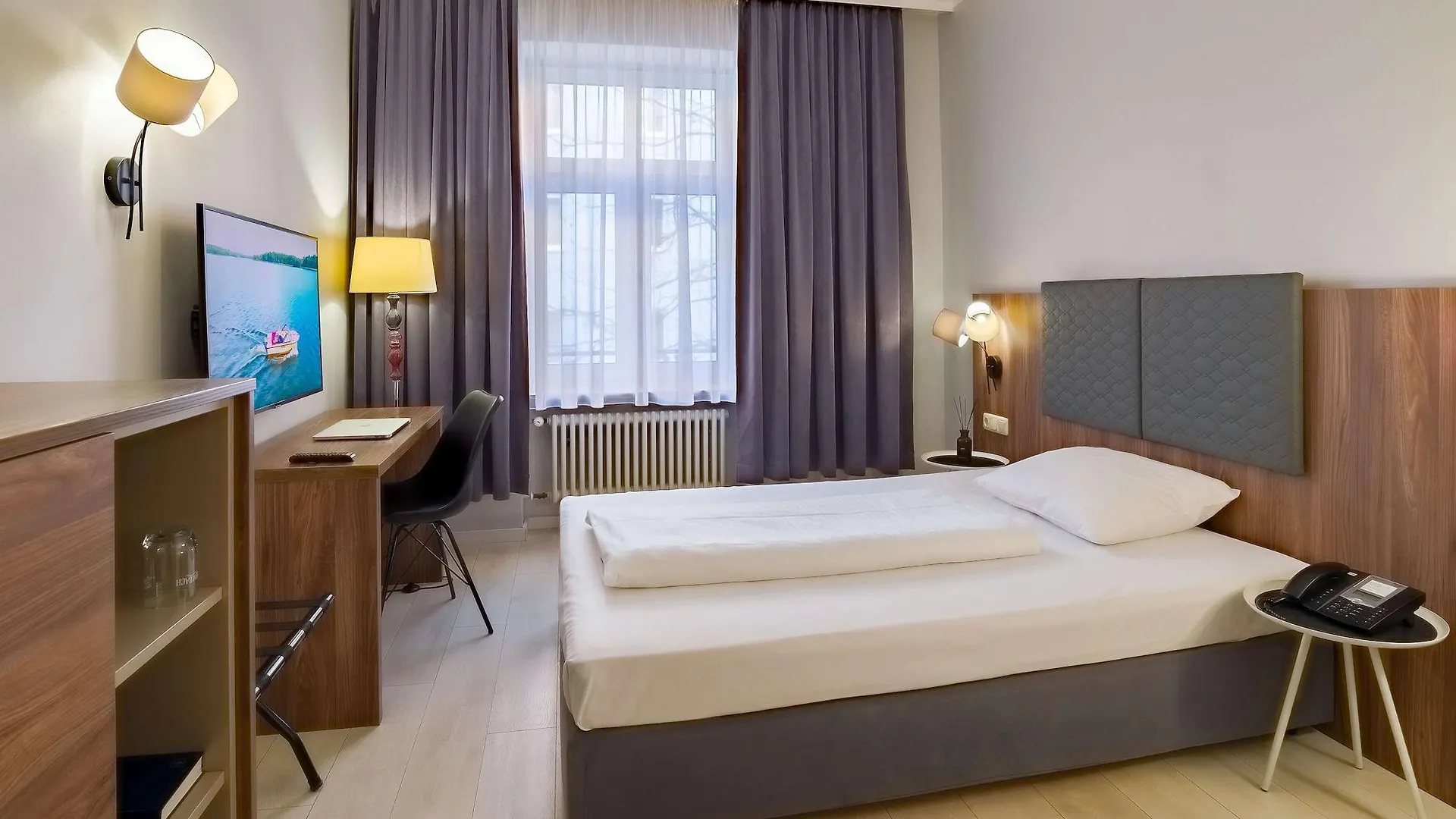 Hotel Astor Μόναχο 4*,